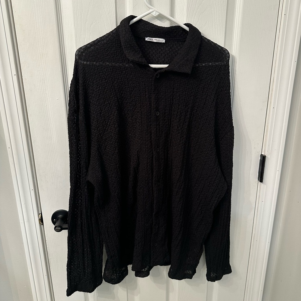 Zara Men’s Mesh Button-Up